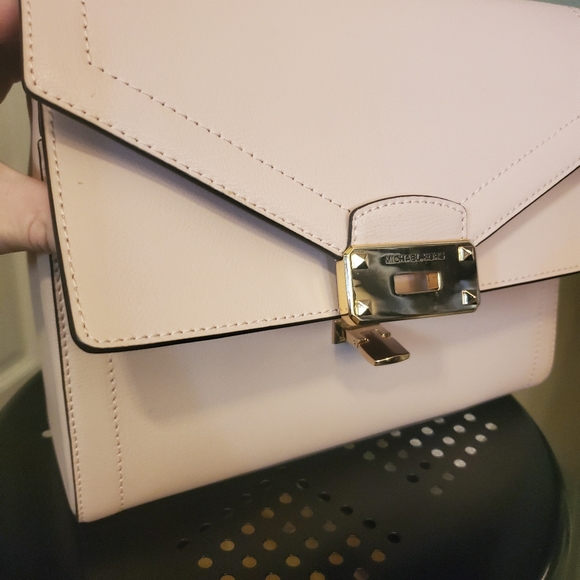 Micheal Kors Kinsley medium top handle Satchel - Like New Ballet Pink - Picture 4 of 8